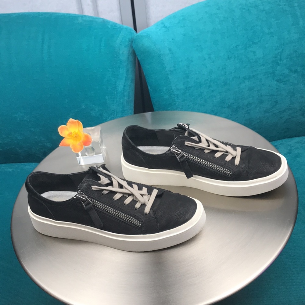 Dolce Vita Viro | Black Nubuck Leather Platform Zippered Sneakers  | Size 8.5